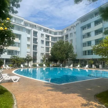 Yassen - Apartma 41 S Vyhledem Na Bazen Apartman *