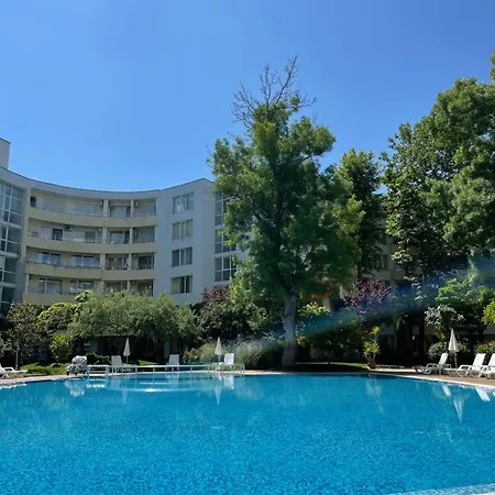 Yassen - Apartma 41 S Vyhledem Na Bazen Apartman