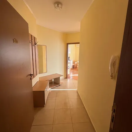 Yassen - Apartma 41 S Vyhledem Na Bazen