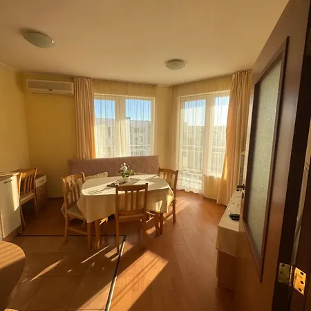 Yassen - Apartma 41 S Vyhledem Na Bazen Appartement *